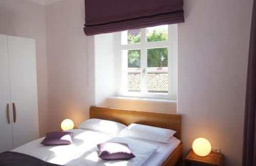 65qm Wohnung Klosterblick im historischen Pfarrhaus Pielenhofen - Foto 1