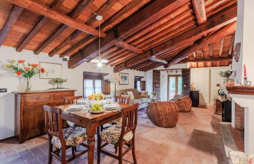 Le Bicocche Farmhouse: Country Stone Villa with Pool in Camaiore between Lucca & Beaches of Versilia - Foto 27