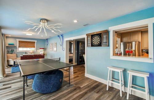 Luxury heated-pool home blocks from the beach - Foto 4