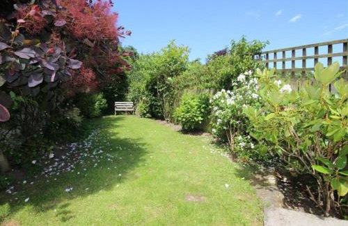 Hollyhocks Cottage surrounded by beautiful Cornish countryside. - Foto 8