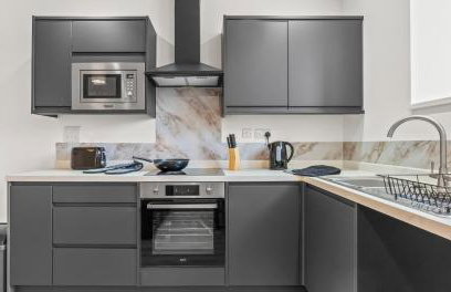 2BR Apartment with Sofa bed I Prime Town Centre Location I Gold St D-Lux, Modern Amenities, Walk to Train, Bus Stations, Shops & Cafés I Leisure and Business Stays Welcome - Foto 14