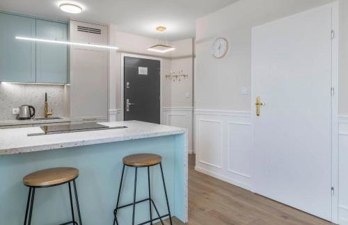 Nowoczesny apartament z balkonem i widokiem na miasto - Foto 10