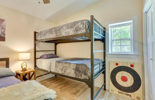 Secluded Poconos Cabin 75 Acres and Fire Pit! - Foto 16