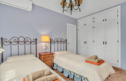 Villa Arin - Beachside Family Home by Finest Rentals - Photo 29