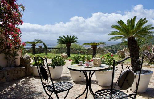 Villa con Splendido Giardino e Vista Mare a Osseddu - Olbia - Photo 9