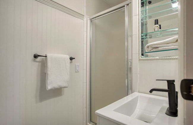 Lake Access, Game Room, Firepit, 3 Decks w/ Views Lakeview Ridge by Avantstay - Foto 26