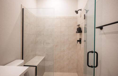 Modern Spacious 6BR Villa with Game Loft 5 Min to Strip, Stadium & Shopping! - Foto 43