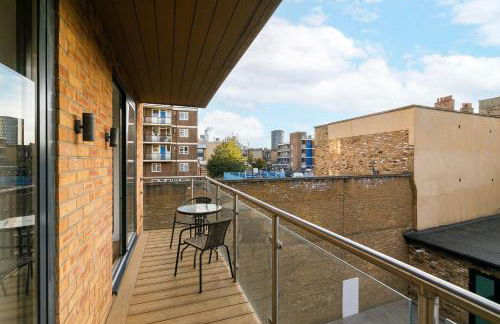 Modern 2-Bedroom, 2-Bathroom Apartment with Balcony in Hoxton Sleeps 6 - Foto 25