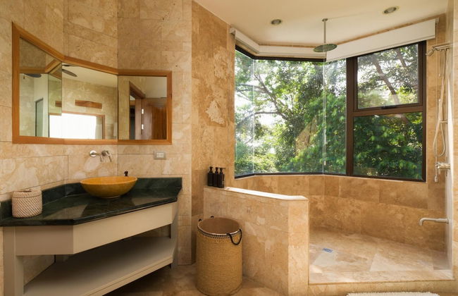 Stunning 7 BR Villa Manuel Antonio Sanctuary - Photo 21