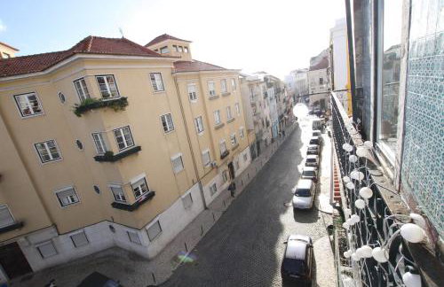 Duplex with terrace in Alfama, Central Lisbon - Photo 30