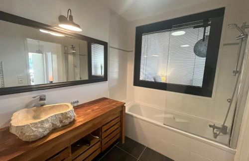 Sweet & Charm for this cozy appt in Saint-Julien - Photo 9