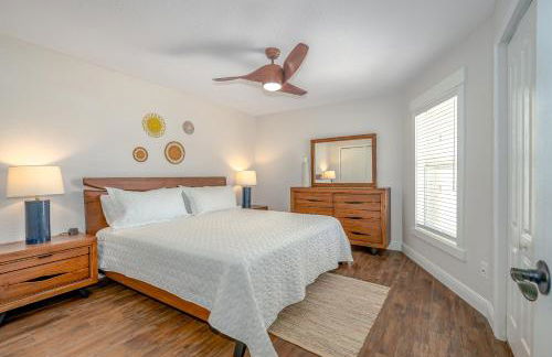 Dog Friendly Home wPrivate Fenced Yard, Garage & Fire Pit STEPS to the Beach! - Foto 14