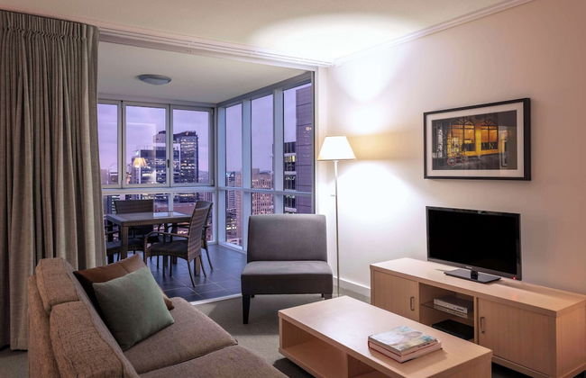 Oaks Brisbane Festival Suites - Photo 9