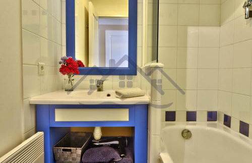 LocaLise - A18 - Appartement avec balcon - Petite vue mer à travers le palmier - Piscine de avril à septembre - Wifi inclus - Animaux admis - Draps inclus - Parking inclus - Foto 8