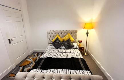 Luxury 2 Bedroom Entire Flat - Self Check in & Check out - Photo 7