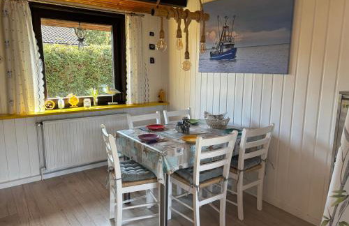 Urlaub beim Käptn! Freistehendes Premium Nordsee-Ferienhaus mit Fahrrädern, Stellplatz und Garten, 150m zur Nordsee - Foto 7