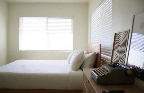 Serene Modern Home Backdoor with great WiFi, games, movies, patio seating and bbq Easy Access to North Joshua Tree National Park in 10 minutes - Foto 74