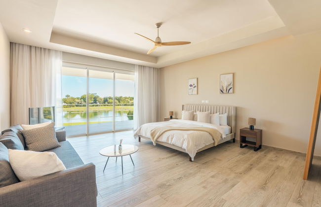 Spacious Villa w Pool Garden Views - Photo 31