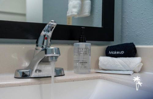 Tranquil Garden View 2 Bed 2 Bath Balcony Condo 7 Min to Universal - Foto 28