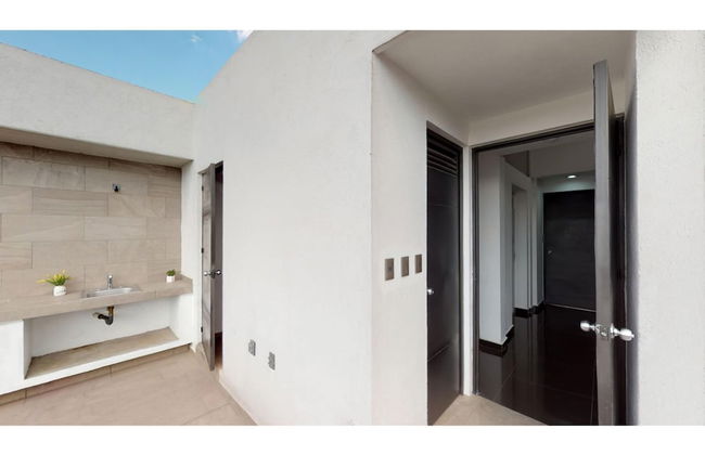 Brand New PH with Private Rooftop @ WTC - Foto 15