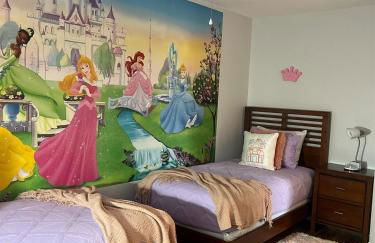 Lakefront Retreat 4BR-3BA Pool Home Near Disney - Foto 32