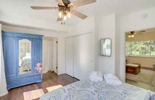 South Haven Farmhouse with Fire Pit, 4 Mi to Beach! - Foto 17