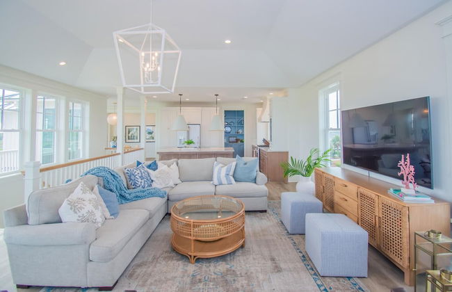 Stunning 4BR Vacation Rental With Private Pool, Spa, & Resort Club Cards - Photo 19