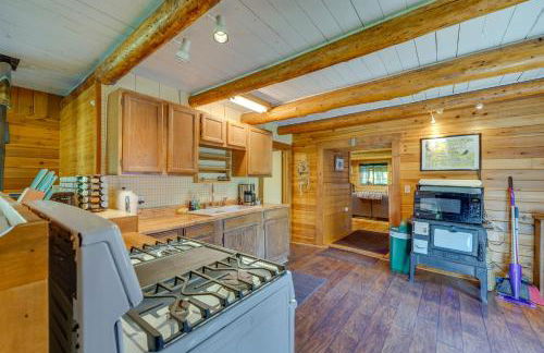 Historic Century-Old Cabin in Downtown Hope - Photo 8