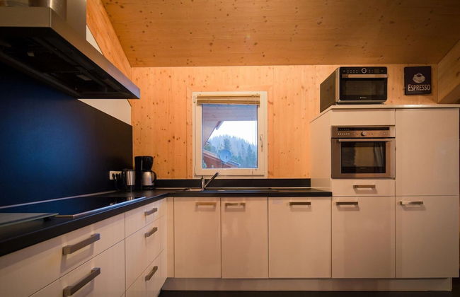 Appealing Chalet With Infrared Sauna - Photo 10