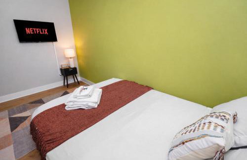 Modern 3BR Chicago Downtown Apartment Near Loyola University & Lakefront - Photo 12