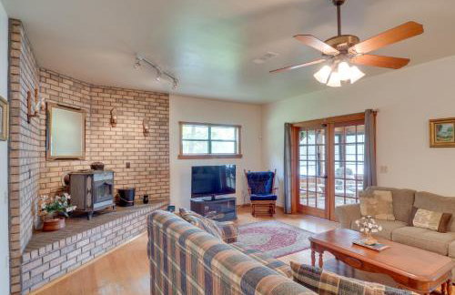 Beautiful Toledo Bend Retreat with Private Dock - Foto 6