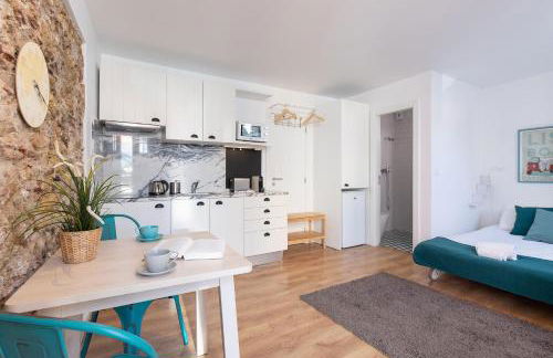 Classic Lisbon Homes: Bright & Central in Belém - Photo 34