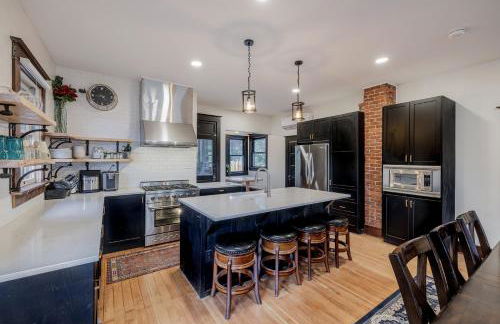 Mountain Manor Sandy HotTub, 3KingBeds, Ski Mt Hood - Foto 1