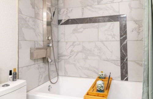 World Cup Renovated Condo - 26 Miles to AT&T - Foto 13