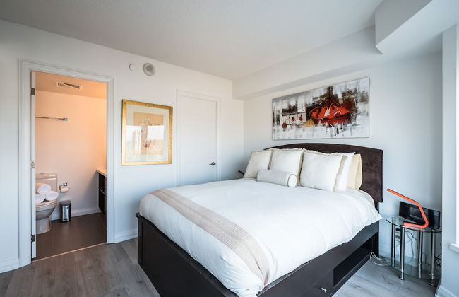 QuickStay - Luxury Executive in Yorkville (Yonge & Bloor) - Photo 4