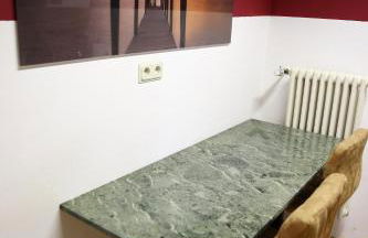 BAT Home Solutions Trier-Euren - alles was ein Hotel nicht bietet - 35 qm Ferienwohnung, Heimkino, Wallbox, Küche für 4 Personen - Foto 17