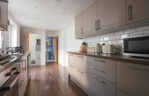 Spacious 3 Bedroom Home with PS5 and Pool Table Near O2 Arena Canary Wharf and Elizabeth Line to Central London - Foto 55