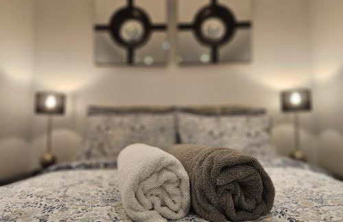 StayZen Apartments - Free Parking & Private Garden Ground Floor Central Woking - Business & Leisure - Photo 16