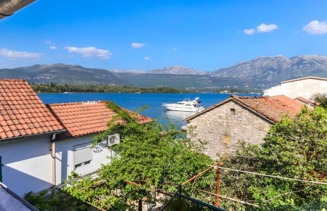 Beachfront Escape Steps From the Crystal-clear Sea - Photo 22