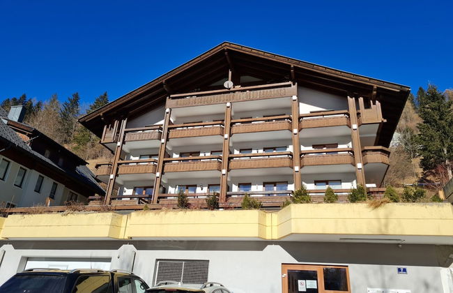 Comfortable Apartment With Mountain View - Photo 14