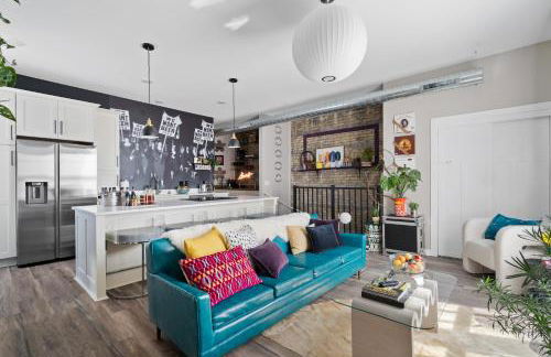 The Bentley Condotel, Heart of Walkers Point with Garage, Yard - Foto 1