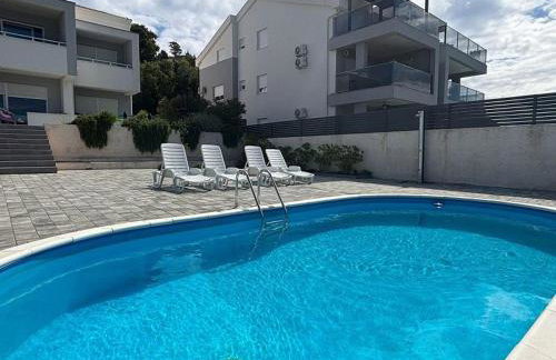 House off Caska - Photo 20