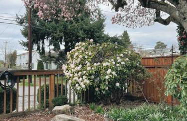 Lakeview Home by Lightrail Downtown & Airport - Foto 5