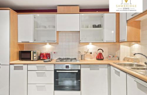 Beautiful 2 Bedroom Seviced Apt in Aylesbury By Sambridge Stays Short Lets & Serviced Accommodation - Foto 7