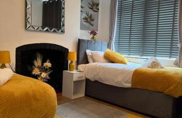 Stylish 3-Bedroom Home, Patio & High-Speed Wi-Fi - Foto 11