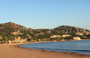 Joli meublé T2 au Cap Esterel vue Esterel et mer - Foto 8