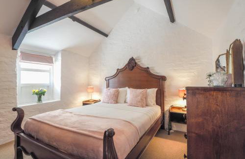 The Coach House Newcastle Emlyn - Photo 8