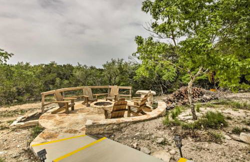 Ladera Wimberley Estate on 13 Acres with Hot Tub - Foto 30