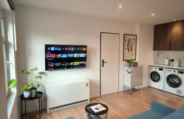 Sova Haus Chorzow, Katowice, Stadion Śląski, 24h Self check-in, Free parking, Shops 1 min walk, No Elevator-3rd floor - Foto 1