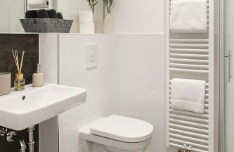 glorious cloud apartment - Photo 13